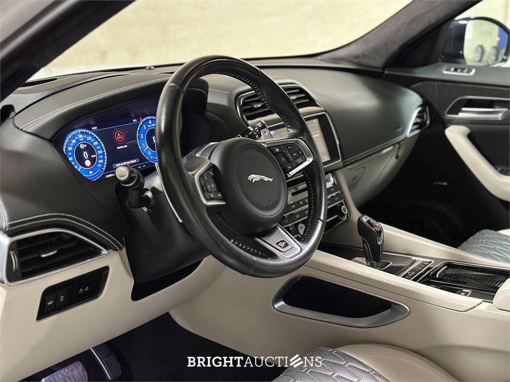 Jaguar F-Pace 5.0 V8 S/C AWD SVR 551pk 2019, T-214-ZB