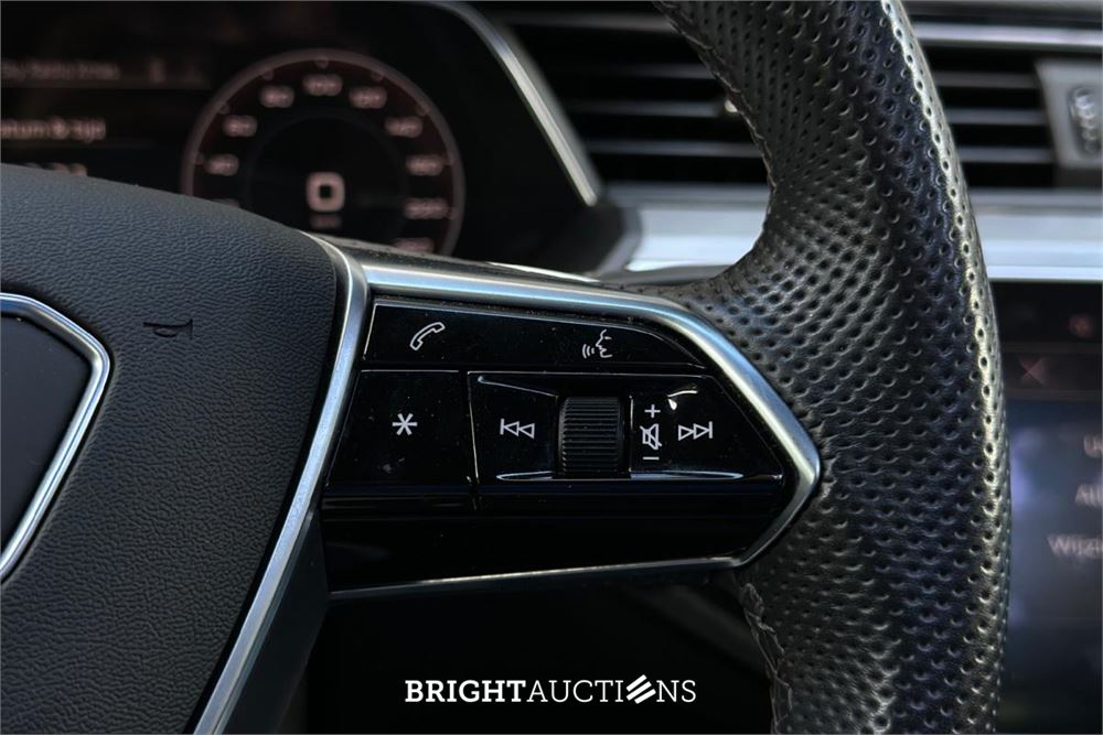 Audi e-tron Sportback 50 S edition Quattro 71 kWh 313pk 2021, T-261-RR