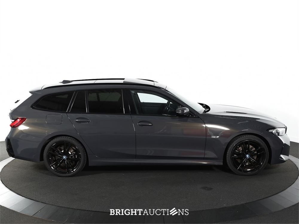BMW 320e Touring M Sport 272pk 2022 (Origineel-NL) 3-Serie, R-267-NT