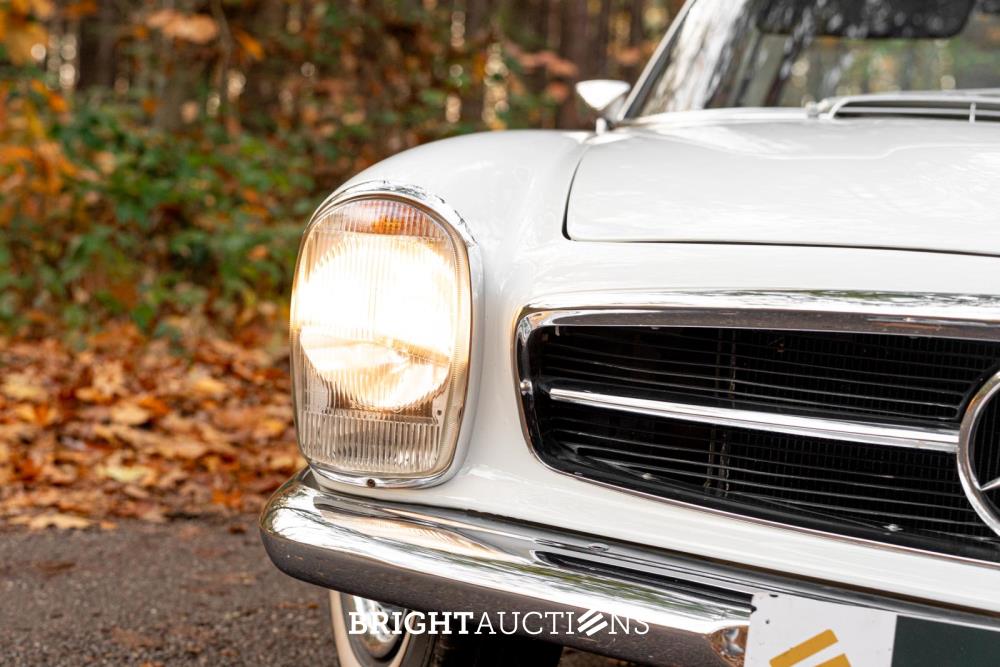 Mercedes-Benz 280 SL Pagode – Handgeschakeld – EU-uitvoering – 2.8 liter zes-in-lijn. 