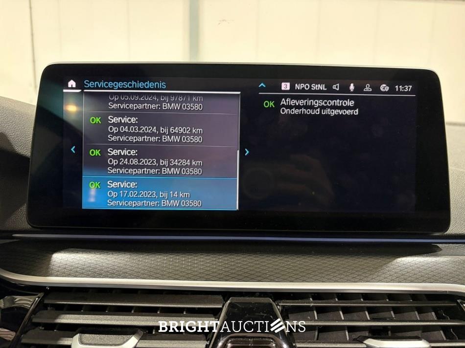 BMW 530e Touring  Business Edition Plus M-pakket 184pk 2023 (Origineel-NL) 5-Serie, S-330-LL