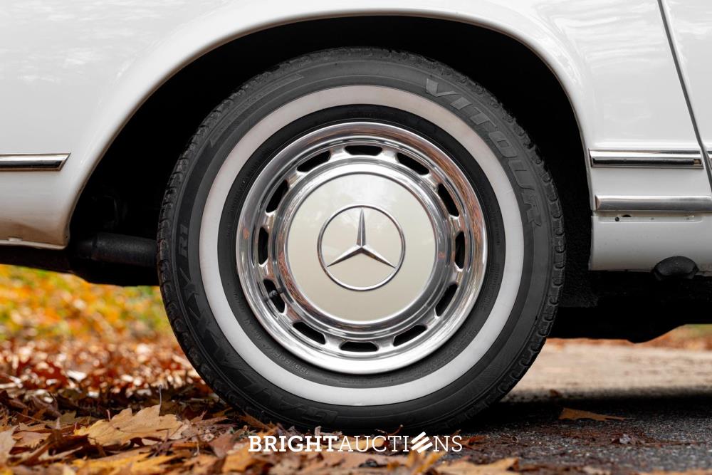 Mercedes-Benz 280 SL Pagode – Handgeschakeld – EU-uitvoering – 2.8 liter zes-in-lijn. 