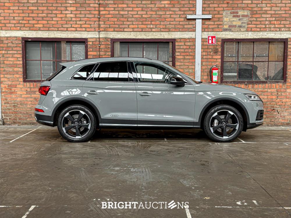 Audi Q5 2.0 TFSI Quattro Sport S Line Black Edition 252pk 2018 (Origineel-NL + 1e Eigenaar), TT-931-B