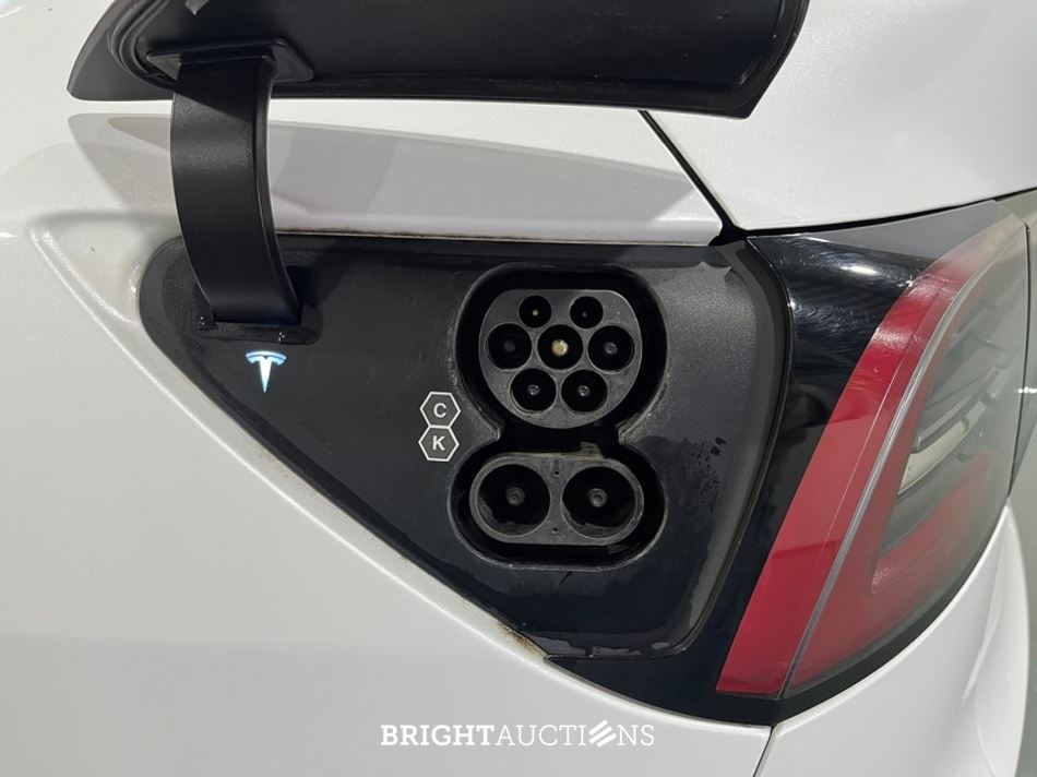 Tesla Model Y RWD 58 kWh 238pk 2022 (Origineel-NL), R-968-ZL