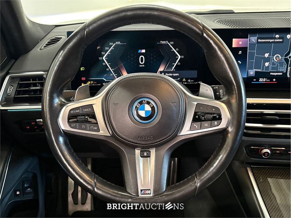 BMW 330e Touring 292pk 2023 (Origineel-NL) 3-Serie, T-265-ND