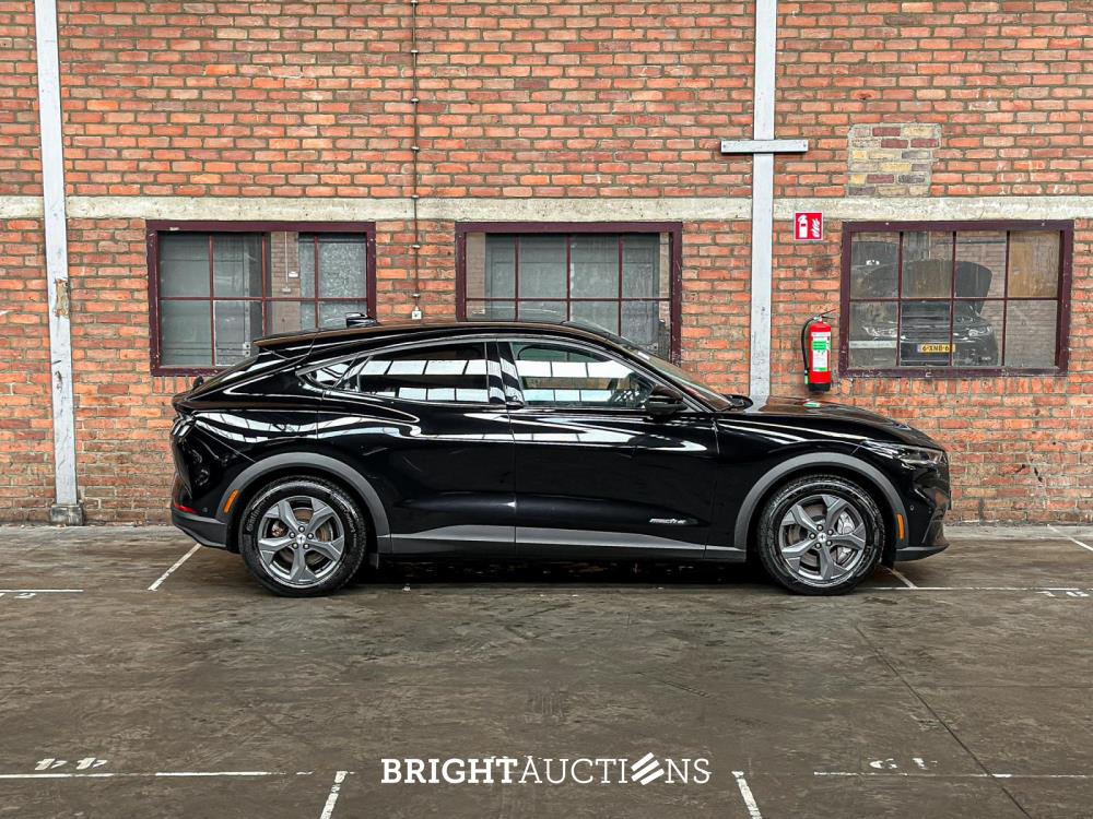 Ford Mustang Mach-E RWD 75 kWh 269pk 2021 (Origineel-NL + 1e eigenaar), N-361-JS