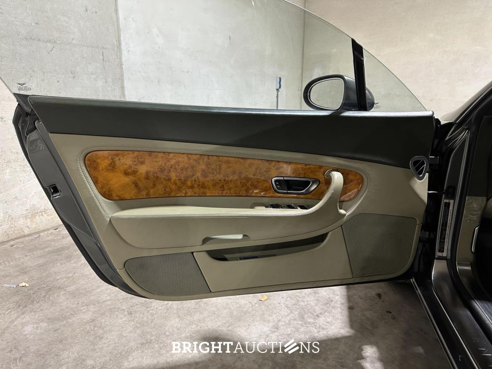 Bentley Continental GTC 6.0 W12 560pk 2004, 43-NV-TN