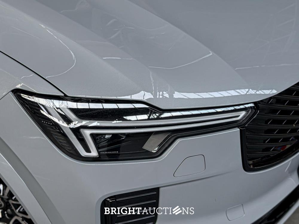 Volvo XC90 T8 AWD Plus Dark 457pk 2025 7-Persoons (1.100 KM) Fabrieksgarantie
