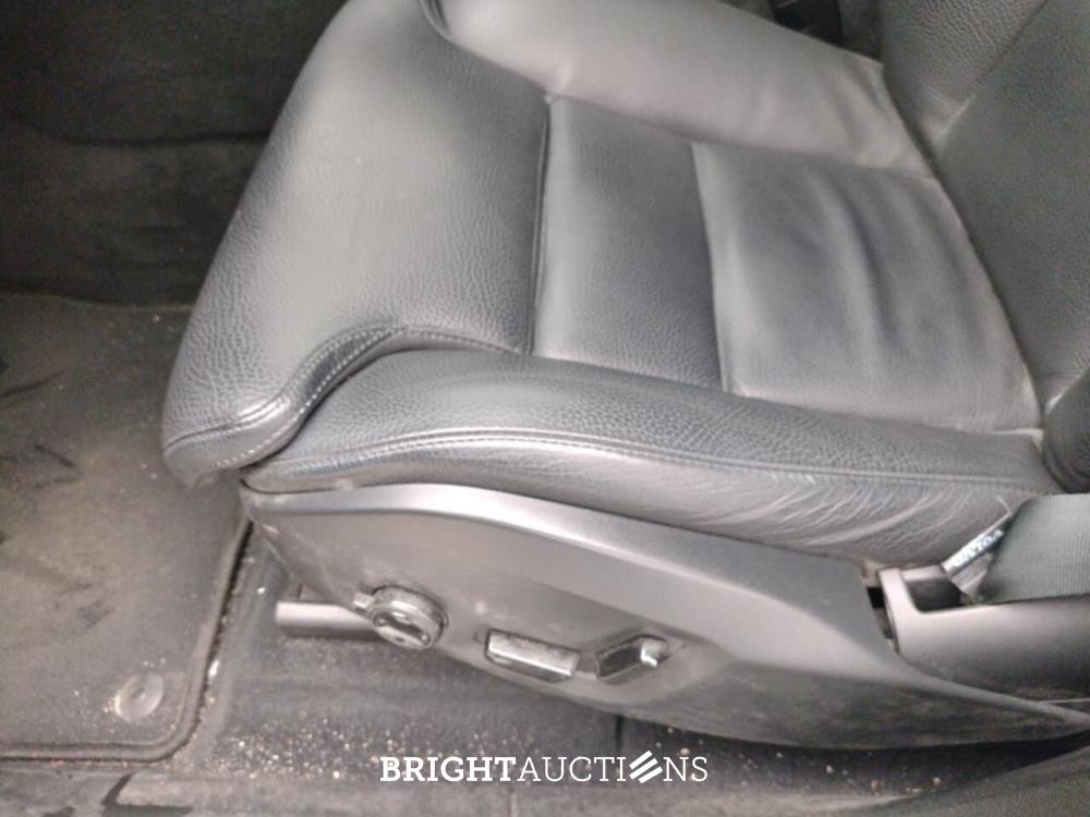 Volvo XC60 T6 PHEV Ultimate Dark 2.0 AWD 253pk 2023