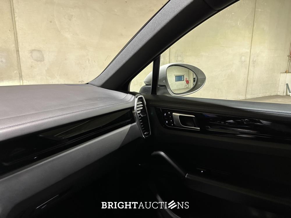 Porsche Cayenne Coupé 3.0 V6 E-Hybrid 462pk 2019 (Origineel-NL), G-145-HL