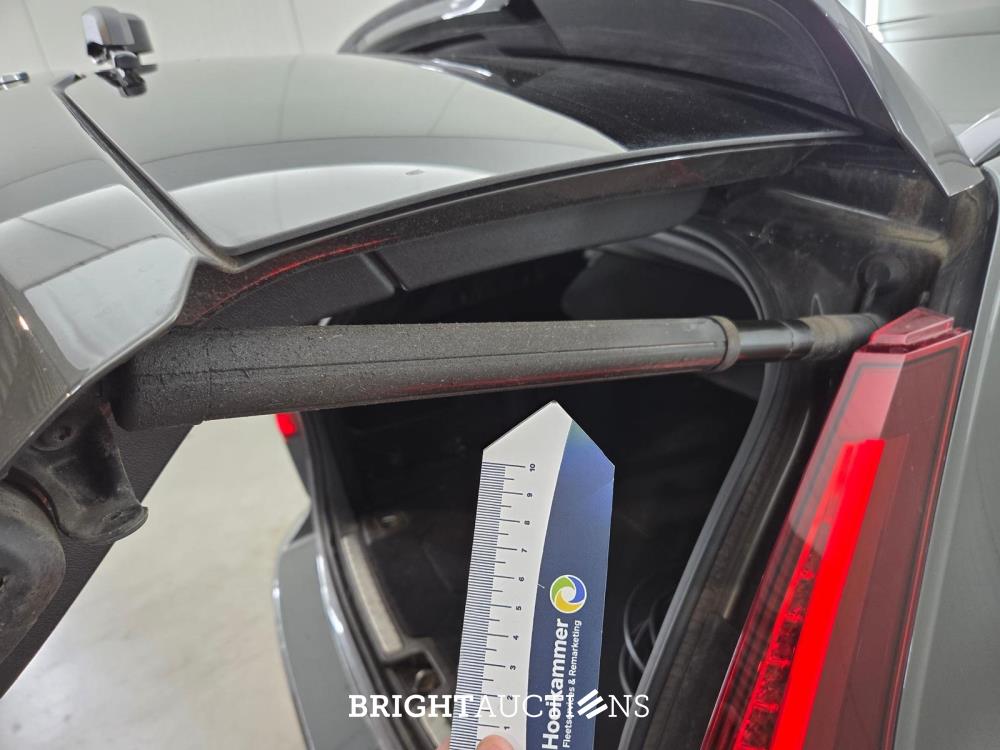 Volvo V60 T6 Recharge R-Design 2.0 AWD 398pk 2022 (Origineel-NL), P-467-DX