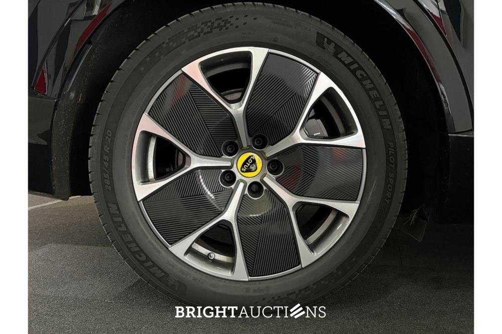 Lotus Eletre EDS 450 4WD 112 kWh 612pk 2023 (Origineel-NL), X-319-JJ