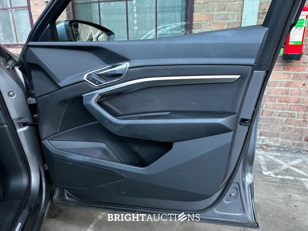 Audi e-tron 55 quattro Advanced edition 95 kWh 408pk 2021 (Origineel-NL+1e eigenaar), N-206-TT