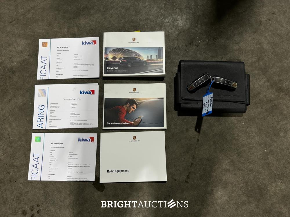 Porsche Cayenne Coupé 3.0 V6 E-Hybrid 462pk 2019 (Origineel-NL), G-145-HL