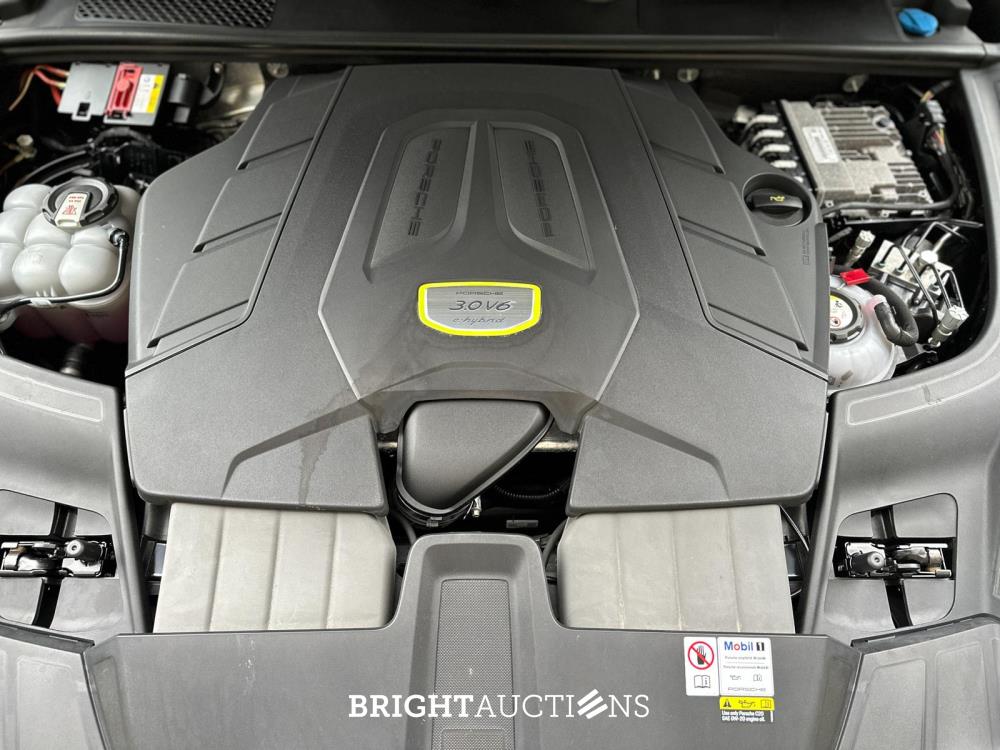 Porsche Cayenne E-Hybrid Platinum Edition 3.0 V6 462pk 2023 (Origineel-NL), NL-kenteken