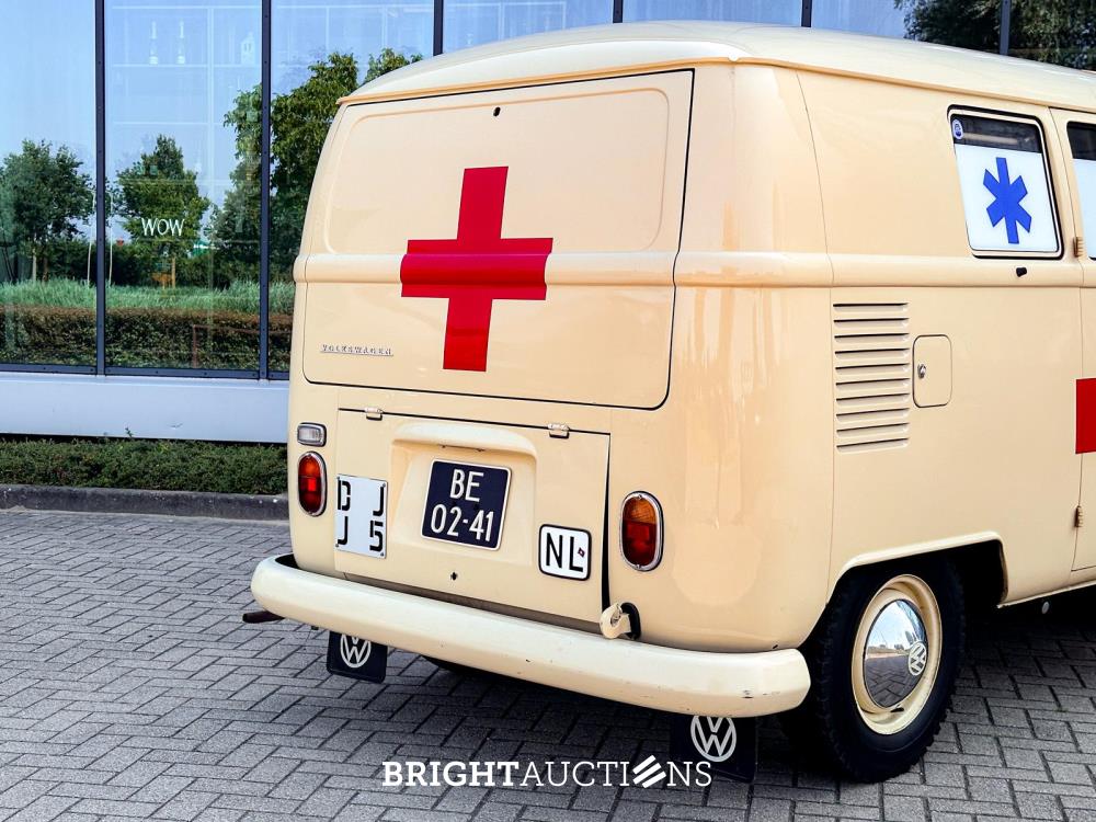 Volkswagen T1 Ambulance Transporter 1500-27 1965, BE-02-41