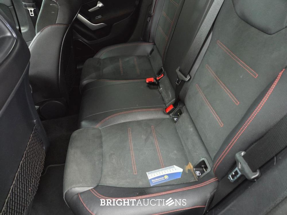 Mercedes-Benz A 180 Business Solution AMG 136pk 2019 A-klasse, Z-776-DL