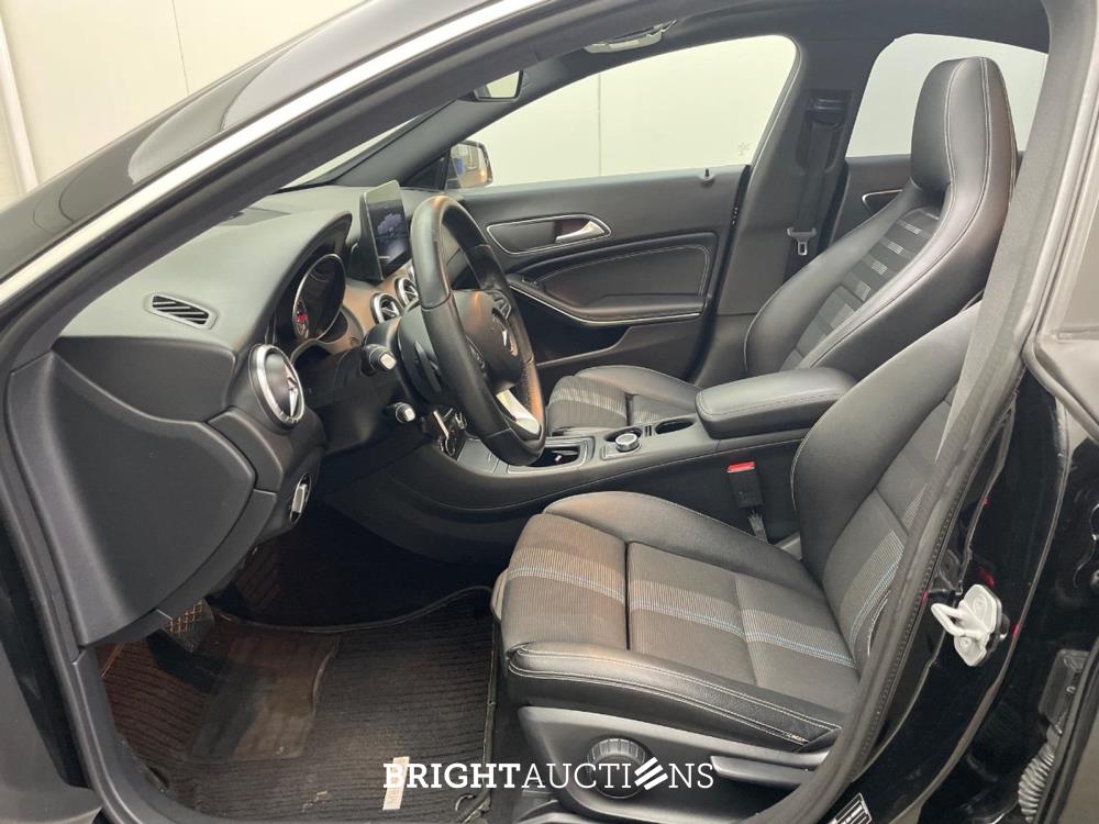 Mercedes-Benz CLA 180 Business Solution AMG 122pk 2017 CLA-Klasse, RT-050-T