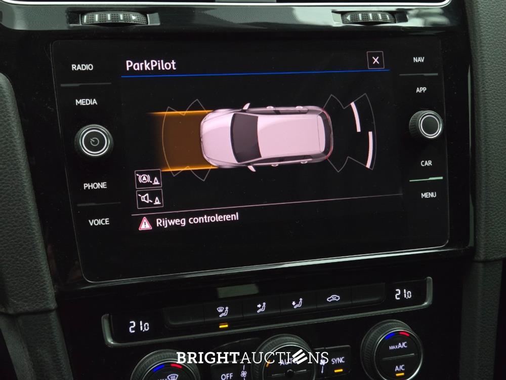 Volkswagen Golf Highline Business R 1.5 TSI 150pk 2019 (Origineel-NL), XG-637-X