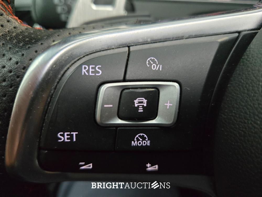 Volkswagen Golf GTI Performance 2.0 TSI 245pk 2017, L-416-LR