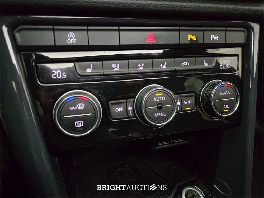 Volkswagen T-Roc 4Motion Sport Business R 2.0 TSI 191pk 2019, X-032-DJ