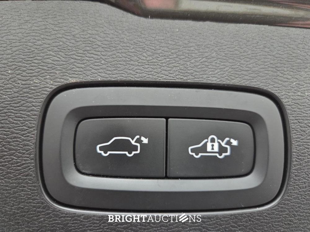 Volvo V60 T6 Recharge R-Design 2.0 AWD 398pk 2022 (Origineel-NL), P-467-DX