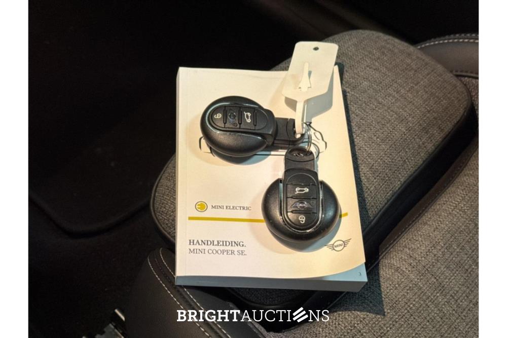 MINI Mini Classic 33 kWh 184pk 2022 (Origineel-NL), P-348-ZV