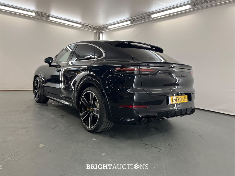 Porsche Cayenne Turbo S Coupé E-Hybrid 4.0 685pk 2020, L-420-LH