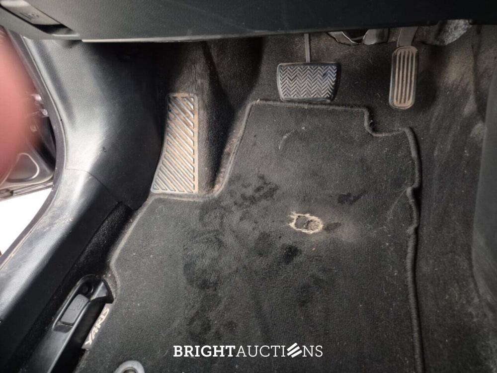 Toyota Yaris Vvt-I HYBRID Lounge 1.5 92pk 2021