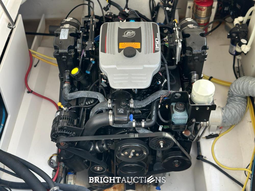 Chaparral 225 SSi Sportboot / Speedboot met Kajuit, MerCruiser 300pk – 2012