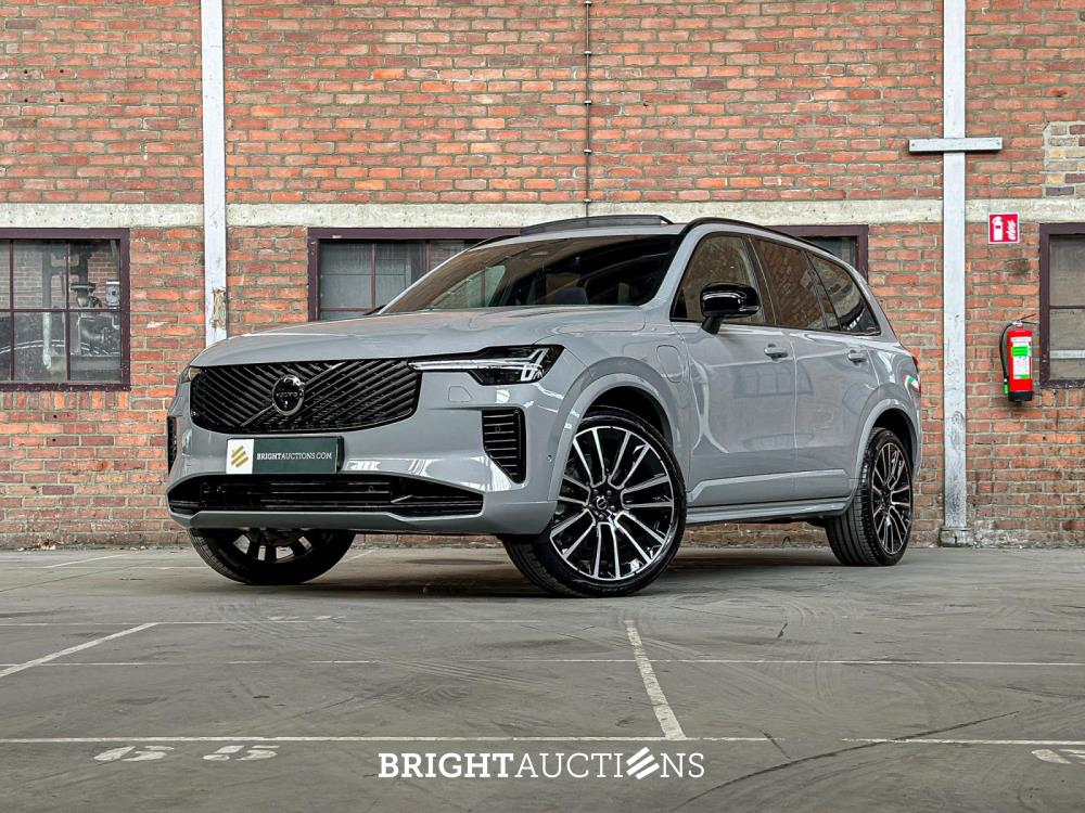 Volvo XC90 T8 AWD Plus Dark 457pk 2025 7-Persoons (1.100 KM) Fabrieksgarantie
