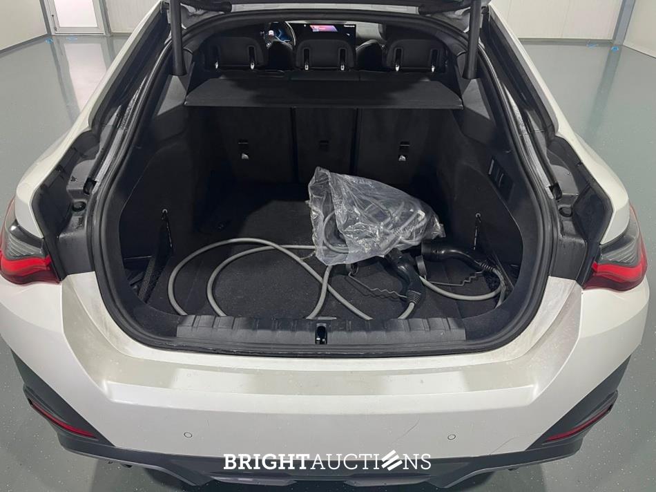 BMW i4 eDrive40 High Executive M-pakket 84 kWh 340pk 2022 (Origineel-NL), S-596-BD