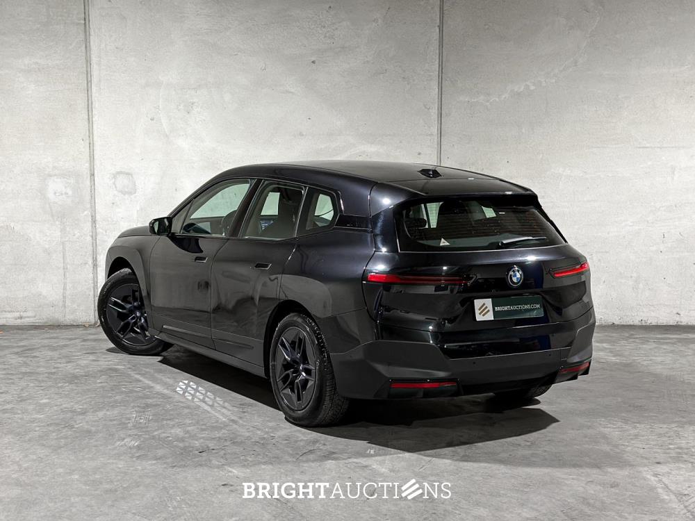 BMW iX xDrive40 Executive 77 kWh 326pk 2023 (Origineel-NL), T-756-HD