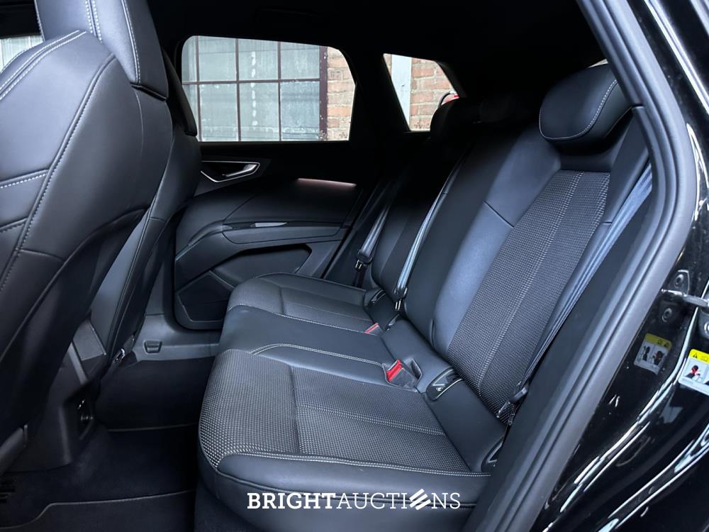 Audi Q4 e-tron 50 quattro Launch edition S Competition 77 kWh 299pk 2022 (Origineel-NL+1e eigenaar), P-122-GB 