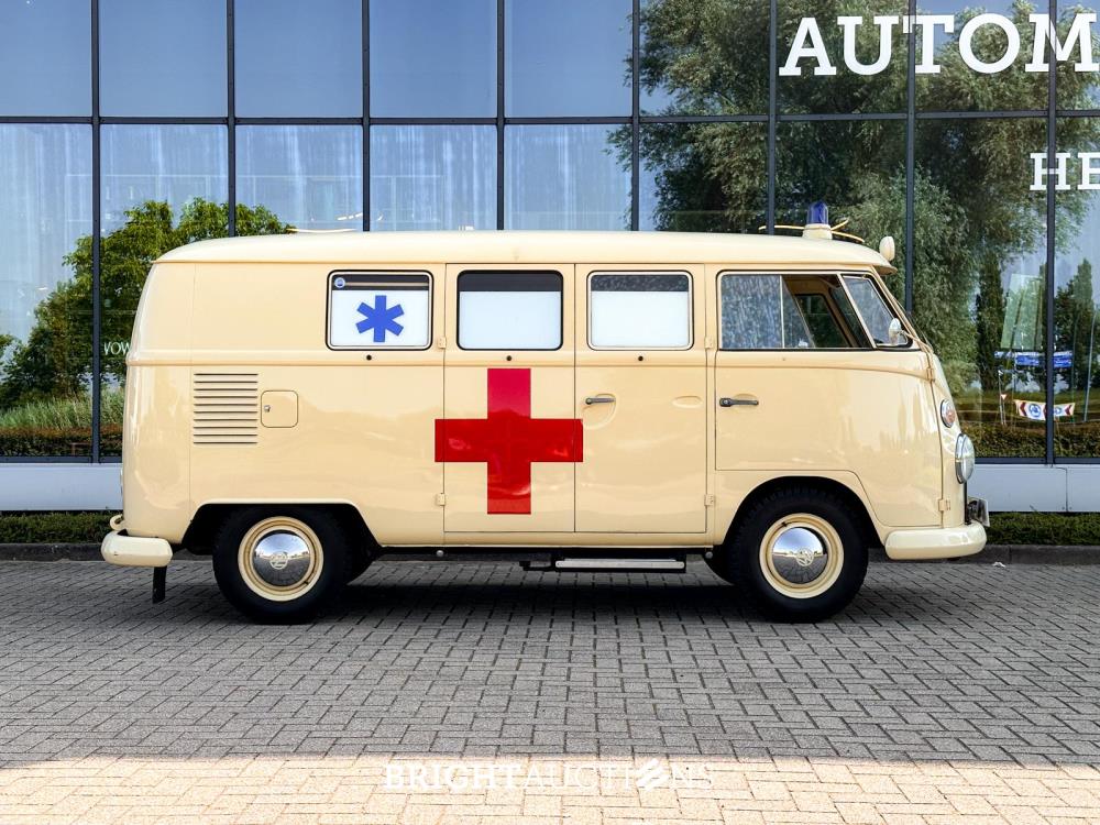 Volkswagen T1 Ambulance Transporter 1500-27 1965, BE-02-41