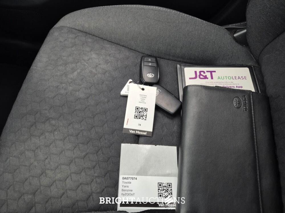 Toyota Yaris Vvt-I HYBRID Lounge 1.5 92pk 2021