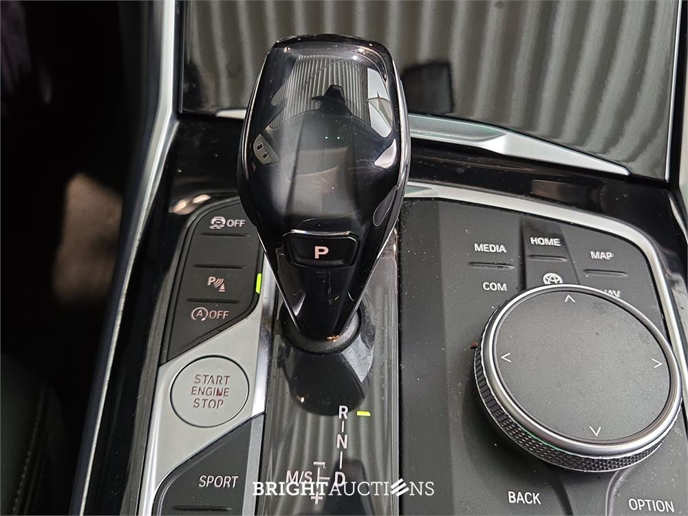 BMW 320i 3-serie Executive Edition 184pk 2019 (Origineel-NL) 3-Serie, XT-203-T