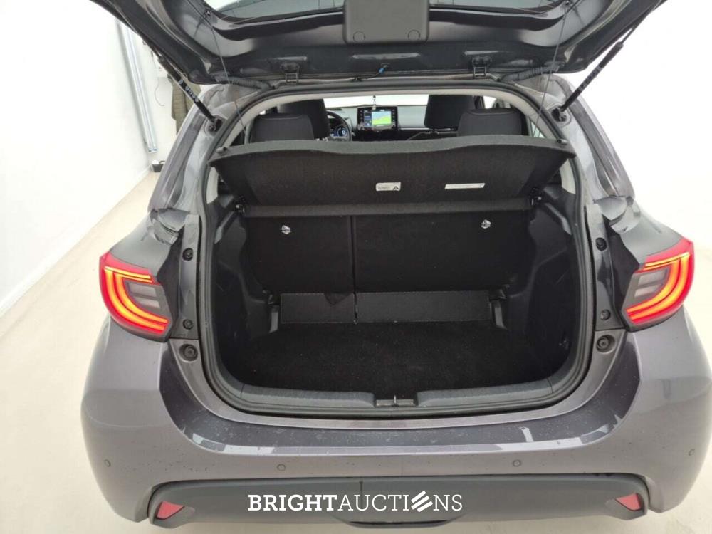 Toyota Yaris Vvt-I HYBRID Lounge 1.5 92pk 2021