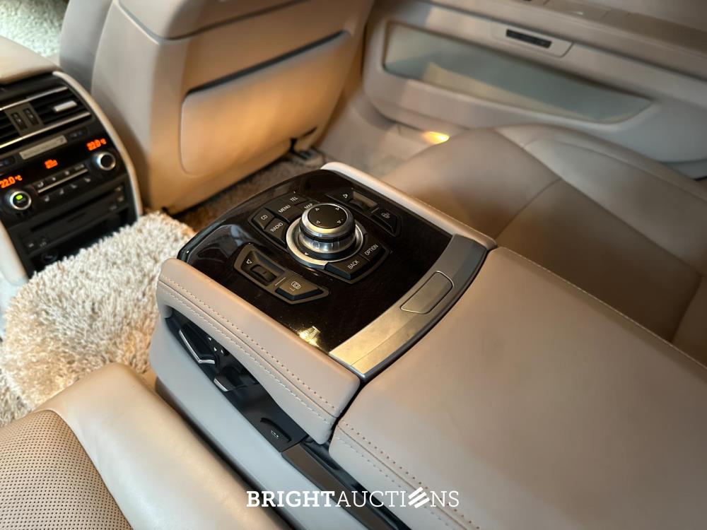 BMW ActiveHybrid7 F04 4.4 V8 465pk 2011