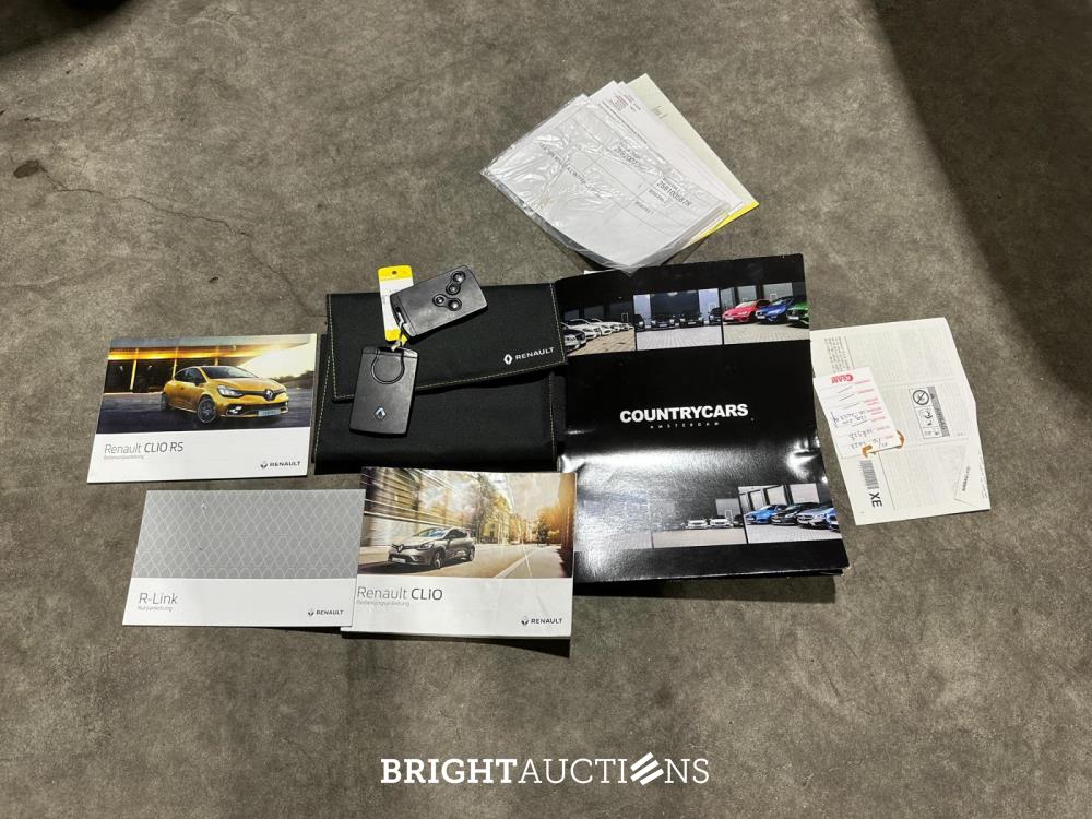 Renault Clio 1.6 R.S. Trophy 220pk 2015, K-787-PD