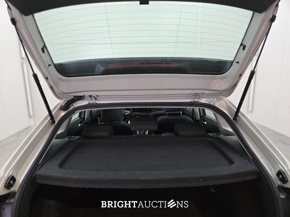 Volkswagen Taigo Life 1.0 TSI 110pk 2022, T-886-RR