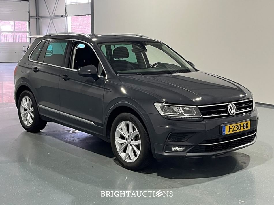 Volkswagen Tiguan ACT Highline 1.5 TSI 150pk 2020 (Origineel-NL), J-230-BK