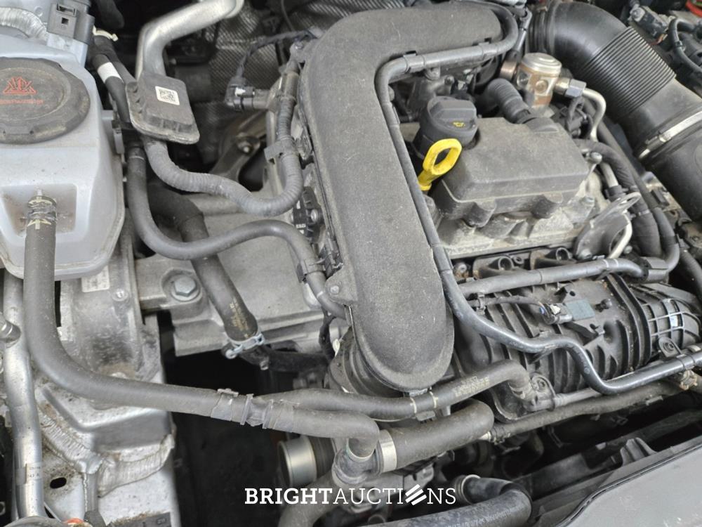 Volkswagen Polo Highline Business R 1.0 TSI 110pk 2021, T-090-FZ