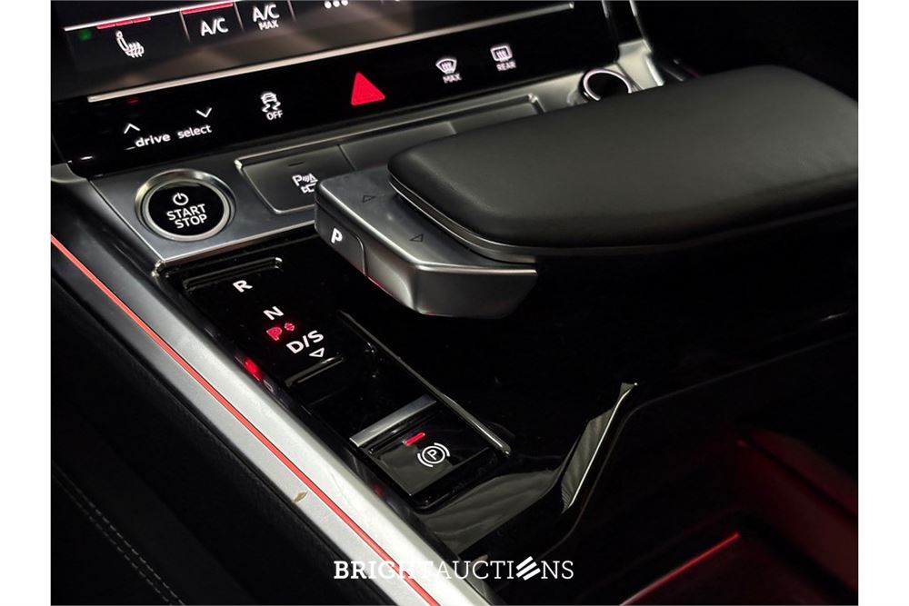 Audi Q8 55 S Edition Competition Quattro 115 kWh 2024 (Origineel-NL), Z-182-HF