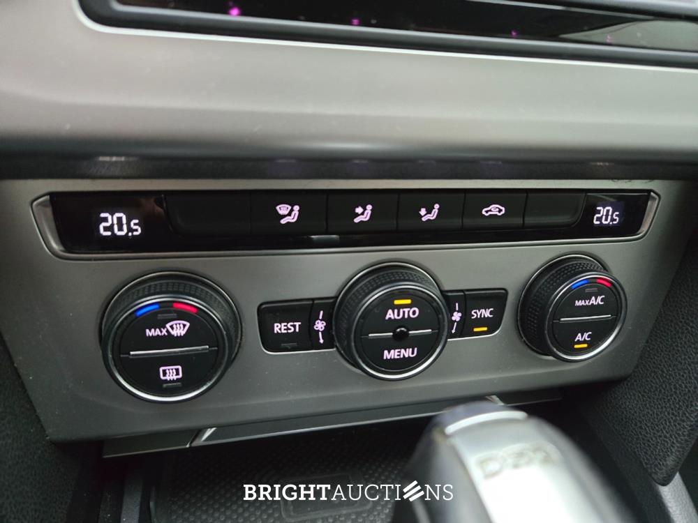 Volkswagen Passat Variant ACT Connected Series 1.4 TSI 150pk 2016 (Origineel-NL), JJ-820-G