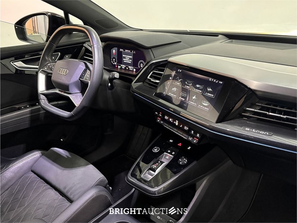 Audi Q4 50 Launch edition S Competition Quattro 77 kWh 2021 (Origineel-NL), N-031-PL