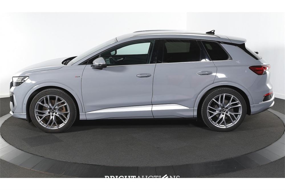 Audi Q4 40 S edition 77 kWh 2022 (Origineel-NL), R-245-LF