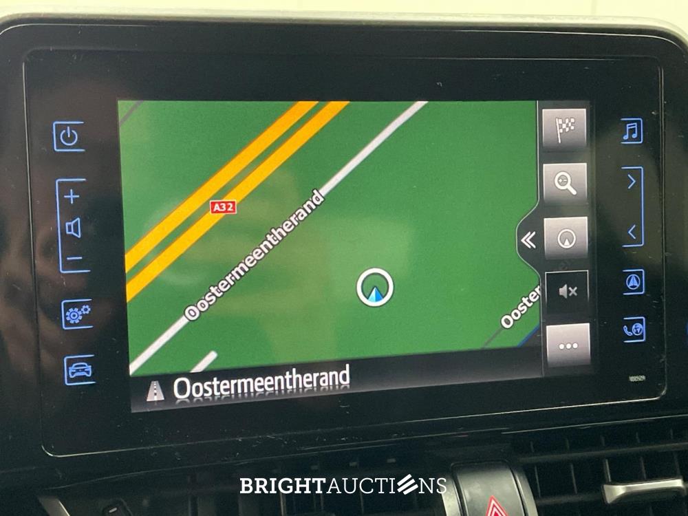 Toyota C-HR Hybrid Executive 1.8 170pk 2017, P-886-JB