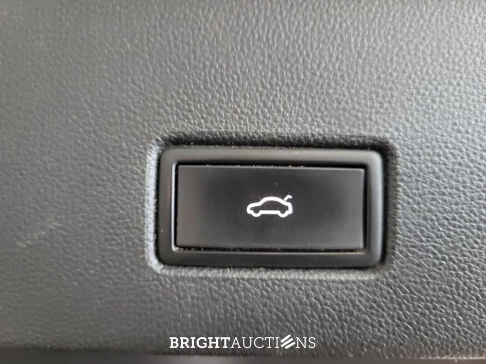 Volkswagen T-Roc Business 1.5 TSI 150pk 2021 (Origineel-NL), L-253-HG