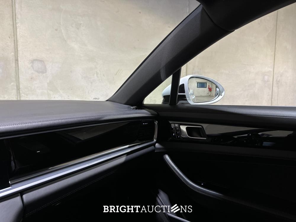 Porsche Panamera Sport Turismo  4 E-Hybrid 2.9 V6 462pk 2018, L-703-KR